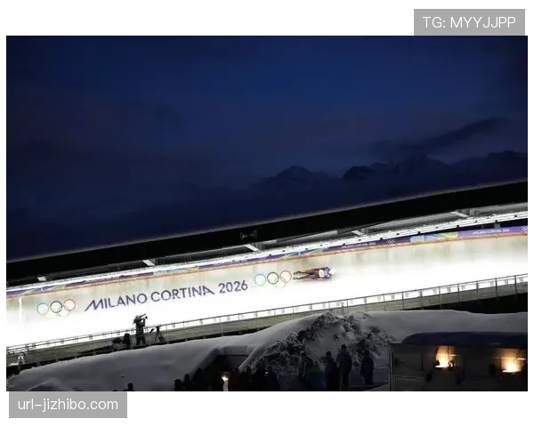 男子单人雪橇德国选手朗根汉3分31秒191创赛道纪录夺金