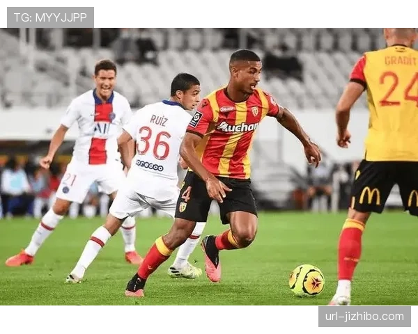 通讯:一座城市的足球信仰——斯特拉斯堡主场胜利后的保级游行